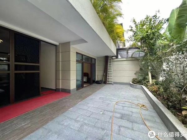 别墅几乎是每个人的梦想！又有多少人实现了这个梦想呢？休闲区蓝鸢梦想 - Www.slyday.coM