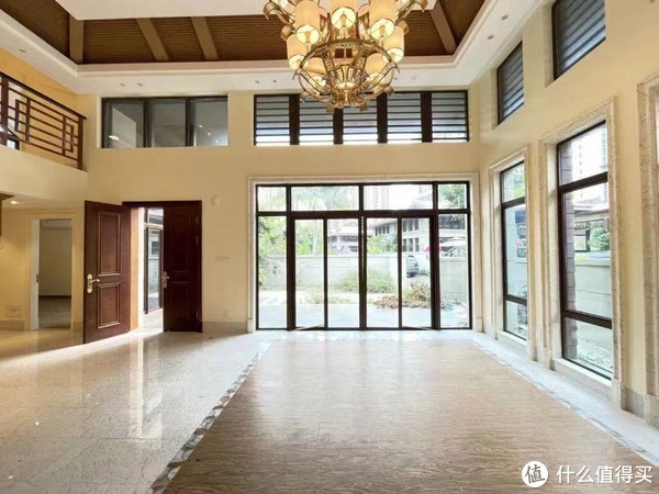 别墅几乎是每个人的梦想！又有多少人实现了这个梦想呢？休闲区蓝鸢梦想 - Www.slyday.coM