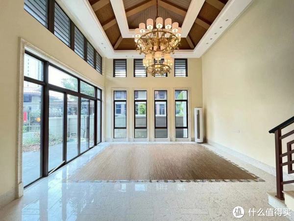 别墅几乎是每个人的梦想！又有多少人实现了这个梦想呢？休闲区蓝鸢梦想 - Www.slyday.coM