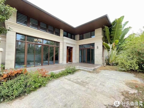 别墅几乎是每个人的梦想！又有多少人实现了这个梦想呢？休闲区蓝鸢梦想 - Www.slyday.coM