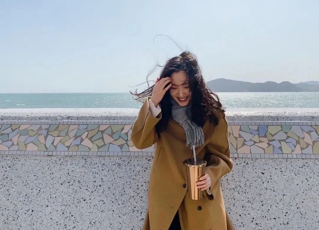 初看不惊艳，再看移不开眼，“第二眼美人”的秘密都在这里了休闲区蓝鸢梦想 - Www.slyday.coM