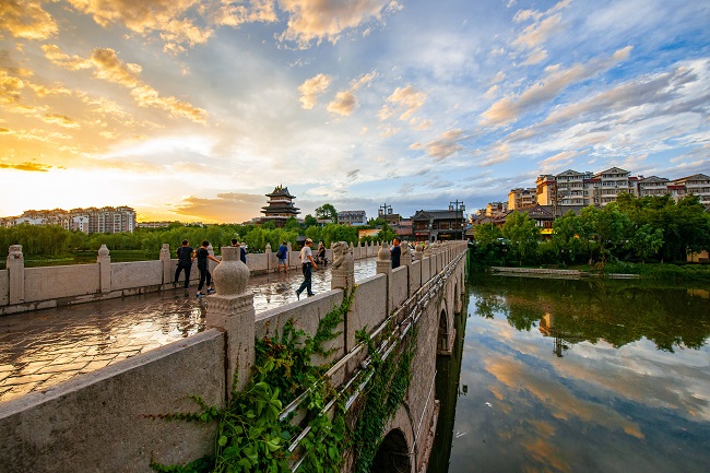 青州万年桥:高楼林峦秀复奇 留得夕阳无限时|任盈盈_新浪新闻