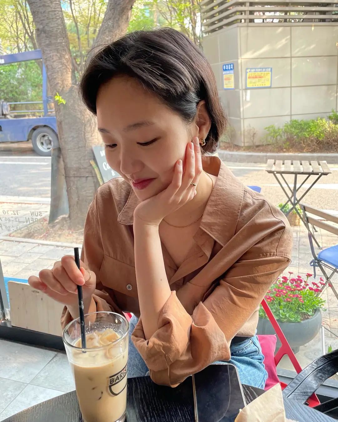 初看不惊艳，再看移不开眼，“第二眼美人”的秘密都在这里了休闲区蓝鸢梦想 - Www.slyday.coM