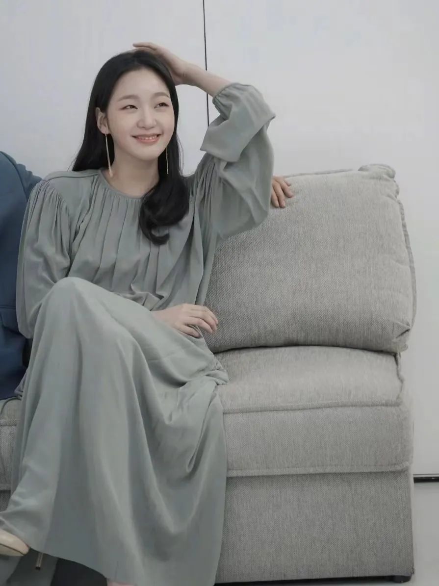 初看不惊艳，再看移不开眼，“第二眼美人”的秘密都在这里了休闲区蓝鸢梦想 - Www.slyday.coM