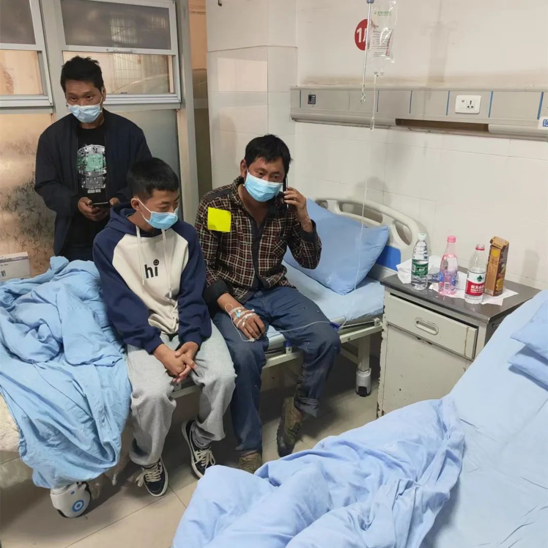 细节曝光！失联17天被救后，他“一直哭，哭了很久”休闲区蓝鸢梦想 - Www.slyday.coM