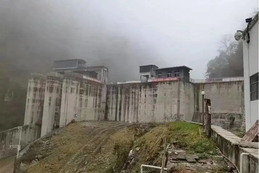 荒野求生17天，“好人遇见了好人！”今年最震撼的奇迹刷屏了！休闲区蓝鸢梦想 - Www.slyday.coM