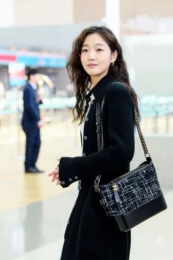 初看不惊艳，再看移不开眼，“第二眼美人”的秘密都在这里了休闲区蓝鸢梦想 - Www.slyday.coM