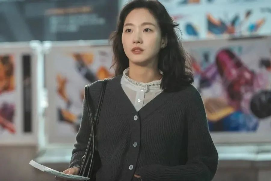 初看不惊艳，再看移不开眼，“第二眼美人”的秘密都在这里了休闲区蓝鸢梦想 - Www.slyday.coM