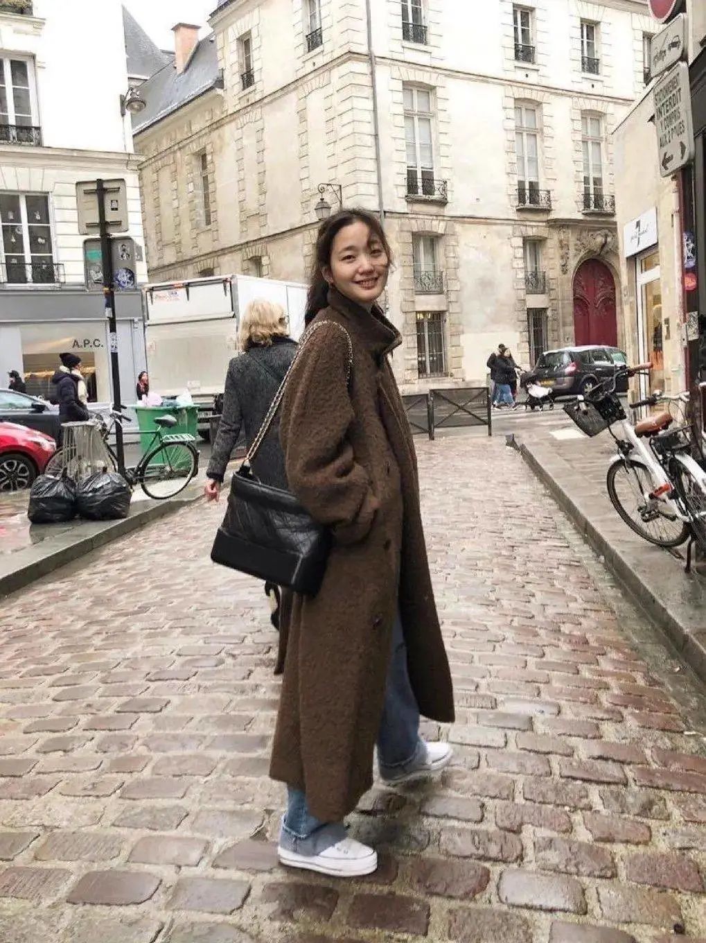 初看不惊艳，再看移不开眼，“第二眼美人”的秘密都在这里了休闲区蓝鸢梦想 - Www.slyday.coM