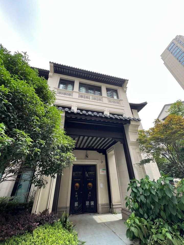 估值7800万的杭州华家池公寓排屋5500万起拍,有人感兴趣吗?