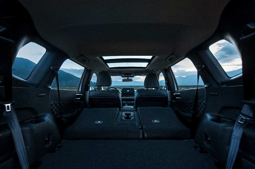 无论是猛虎跃江，还是雪水湖泊，有欧蓝德的地方，就有方向。休闲区蓝鸢梦想 - Www.slyday.coM