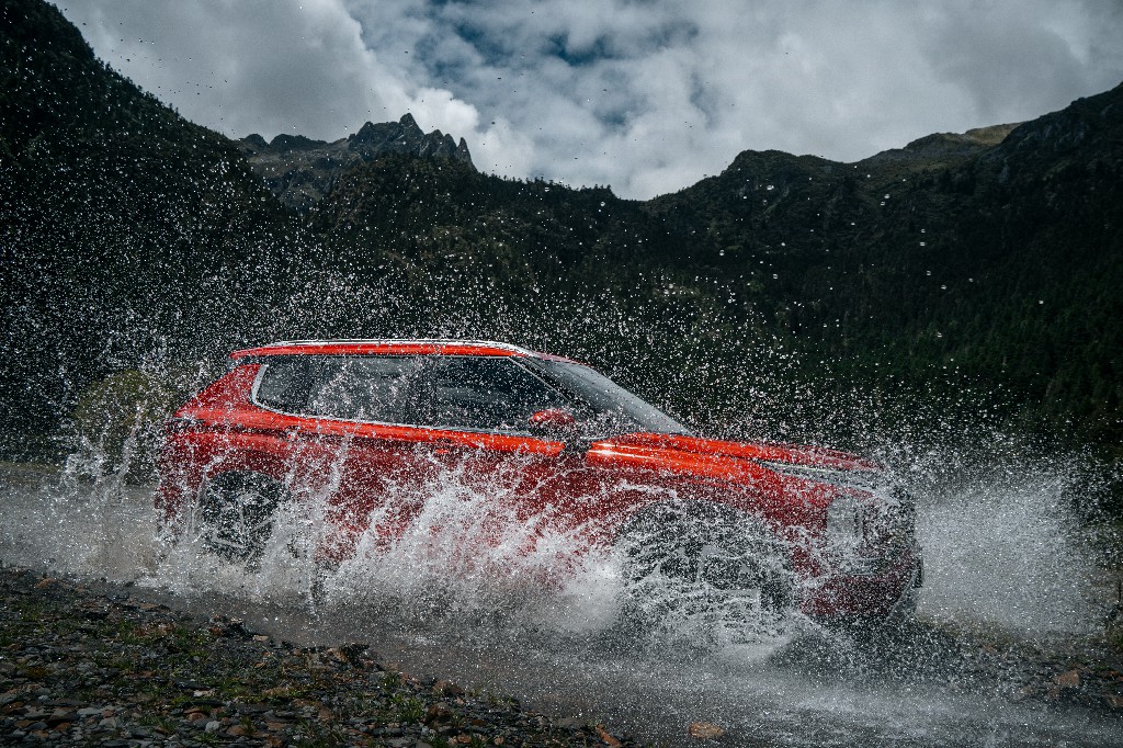 无论是猛虎跃江，还是雪水湖泊，有欧蓝德的地方，就有方向。休闲区蓝鸢梦想 - Www.slyday.coM