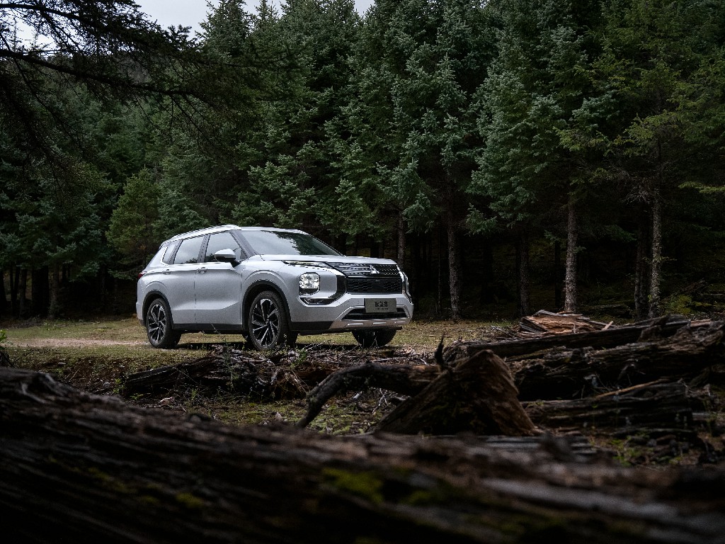 无论是猛虎跃江，还是雪水湖泊，有欧蓝德的地方，就有方向。休闲区蓝鸢梦想 - Www.slyday.coM