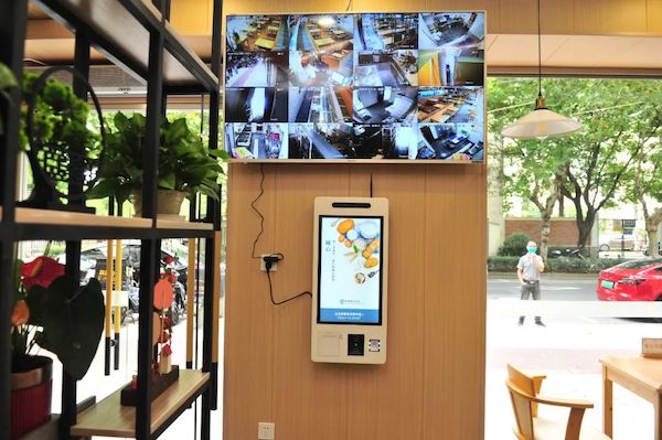 有颜值还引入“互联网+智慧助餐” 洋泾社区食堂升级回归！休闲区蓝鸢梦想 - Www.slyday.coM