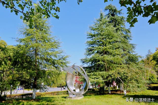 杭州建德有一座白沙公园，环境秀美，是市民休闲散心的好去处休闲区蓝鸢梦想 - Www.slyday.coM