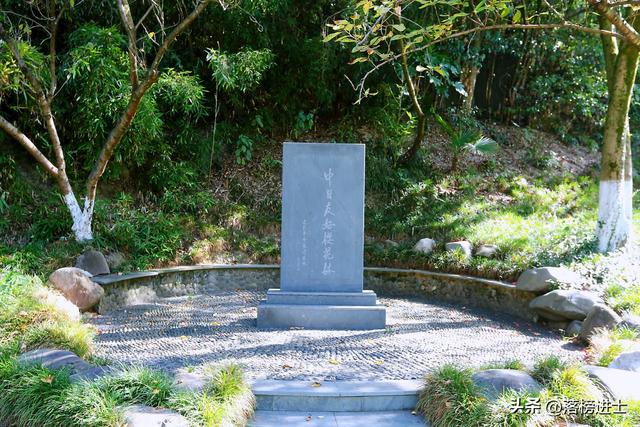 杭州建德有一座白沙公园，环境秀美，是市民休闲散心的好去处休闲区蓝鸢梦想 - Www.slyday.coM