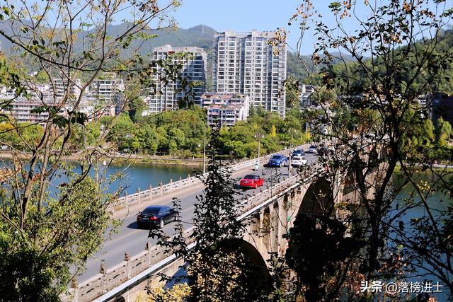 杭州建德有一座白沙公园，环境秀美，是市民休闲散心的好去处休闲区蓝鸢梦想 - Www.slyday.coM