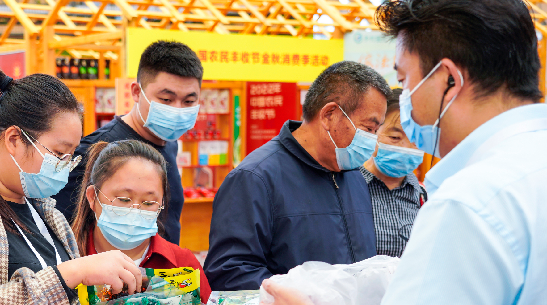 好看又好玩，中国农民丰收节里有这些新奇玩意儿……休闲区蓝鸢梦想 - Www.slyday.coM