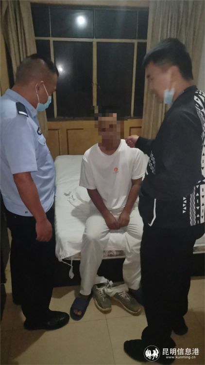 百日行动丨男子掉包摊位收款码 民警8小时将其抓获休闲区蓝鸢梦想 - Www.slyday.coM
