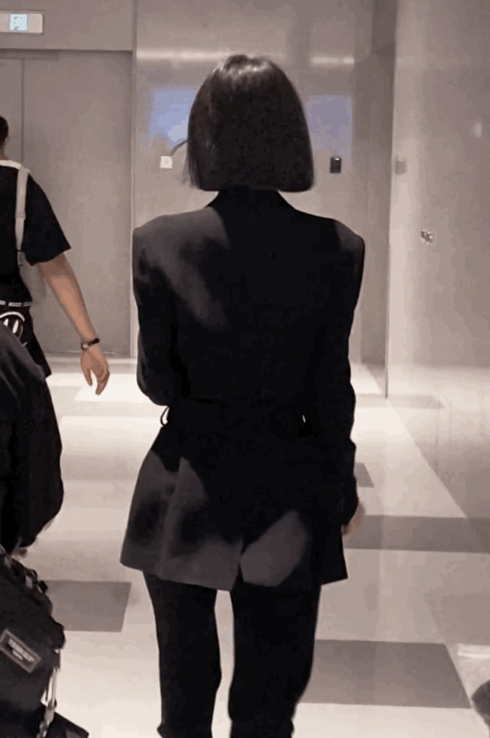 想剪短发了，周雨彤这样的休闲区蓝鸢梦想 - Www.slyday.coM