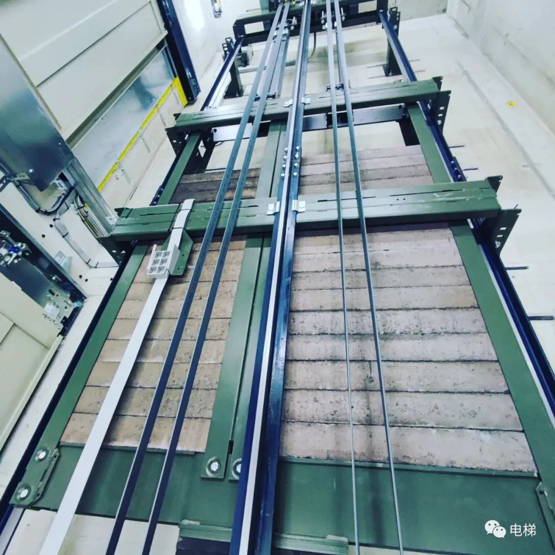 漂亮:安装中的迅达5500电梯__财经头条