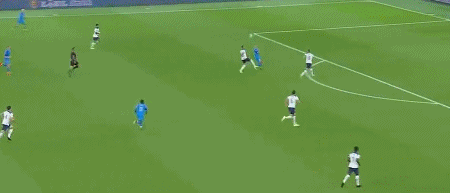 拉斯帕多里进球。