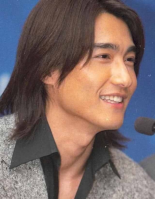 留长发却不“娘”的男人，脸上都有这4个特征，上了年纪也不油腻休闲区蓝鸢梦想 - Www.slyday.coM