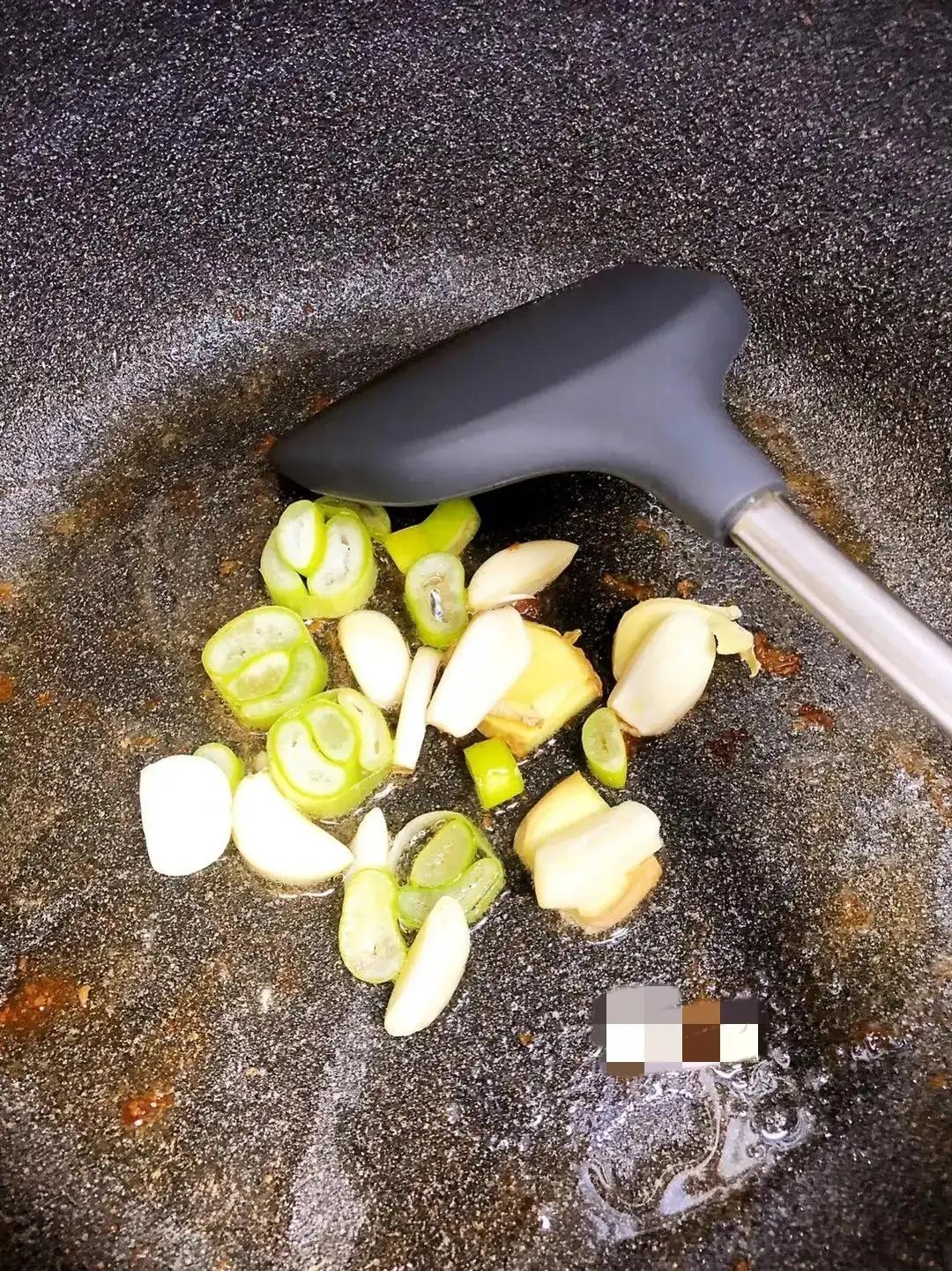 零失误的红烧带鱼,经典家常菜,吃了就忘不掉的味道休闲区蓝鸢梦想 - Www.slyday.coM 零失误的红烧带鱼,经典家常菜,吃了就忘不掉的味道休闲区蓝鸢梦想 - Www.slyday.coM