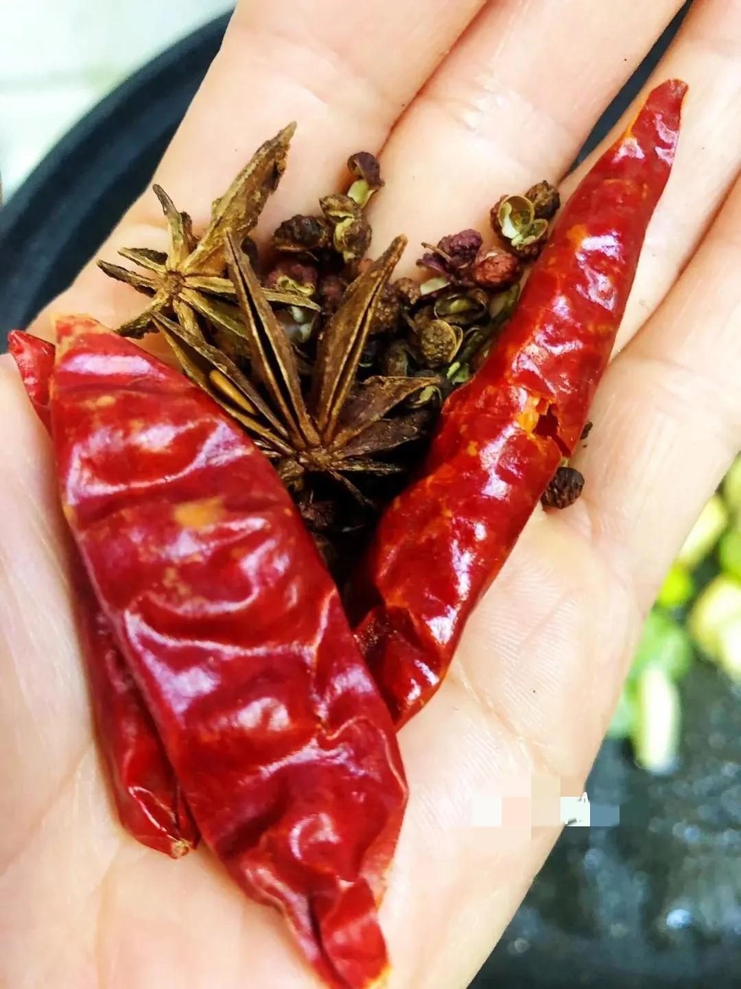 零失误的红烧带鱼,经典家常菜,吃了就忘不掉的味道休闲区蓝鸢梦想 - Www.slyday.coM 零失误的红烧带鱼,经典家常菜,吃了就忘不掉的味道休闲区蓝鸢梦想 - Www.slyday.coM