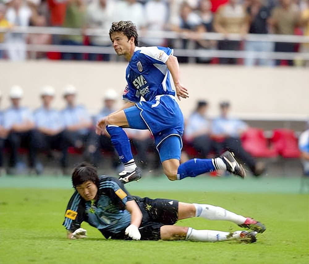 大连足球史上今天：2005年实德1比2上海申花，中超提前夺冠被延迟休闲区蓝鸢梦想 - Www.slyday.coM