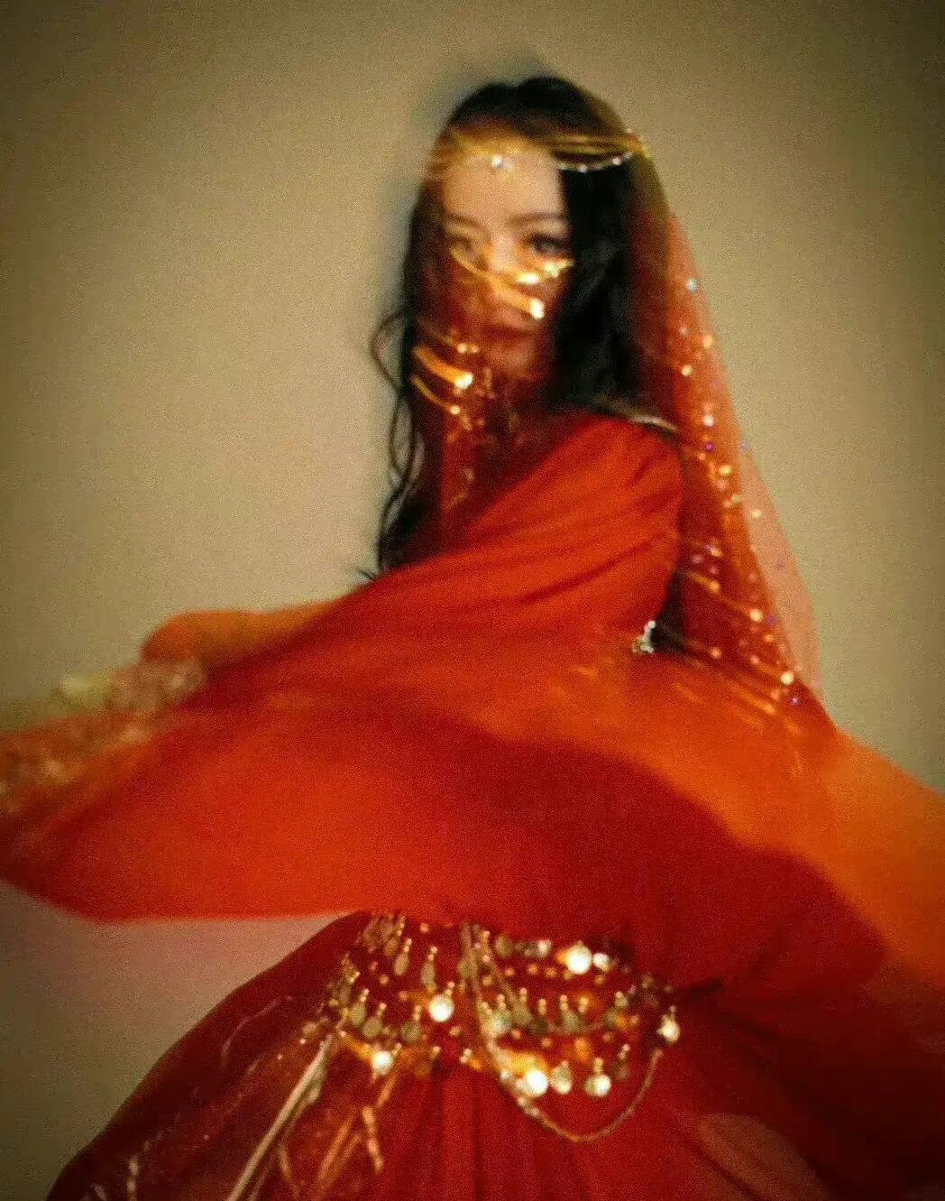 迪丽热巴也太适合“异域风”了，刷新了我对她“美貌”的认知！休闲区蓝鸢梦想 - Www.slyday.coM