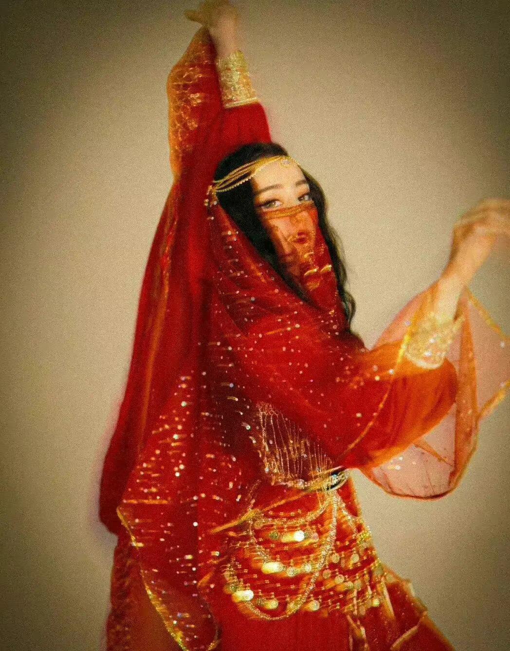 迪丽热巴也太适合“异域风”了，刷新了我对她“美貌”的认知！休闲区蓝鸢梦想 - Www.slyday.coM