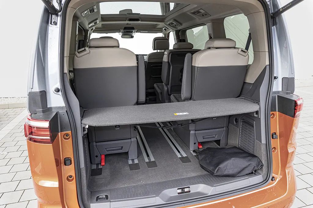 从前的迈特威即便在第三排乘客座椅的后面还能提供足够多的空间,而