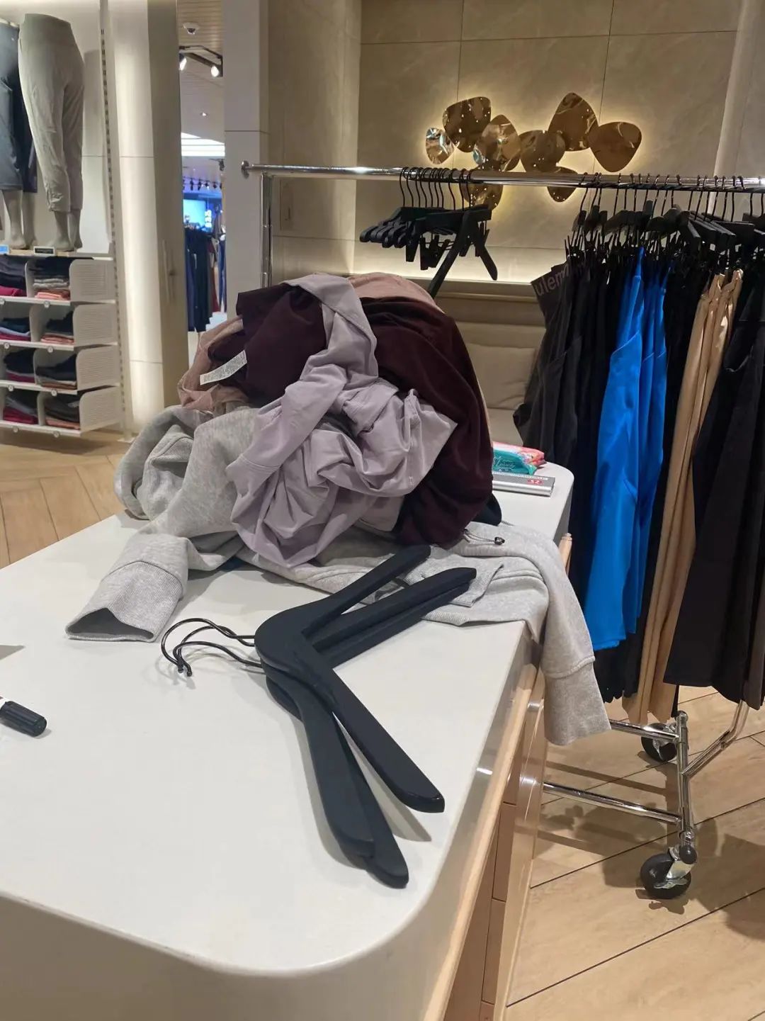 有多少人硕士毕业后，去lululemon卖瑜伽裤休闲区蓝鸢梦想 - Www.slyday.coM