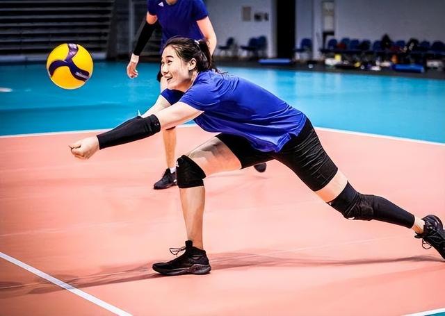 王梦洁鱼跃救球惊艳全场!