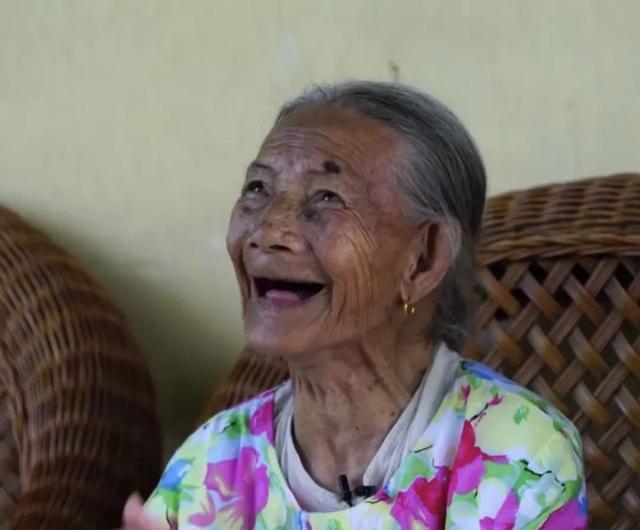 百岁老人，从她开始改变饮食习惯之后，慢性病病情也好转了
