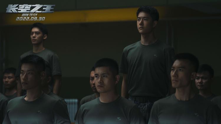 电影《长空之王》发布“逐梦曲”《云端》MV休闲区蓝鸢梦想 - Www.slyday.coM