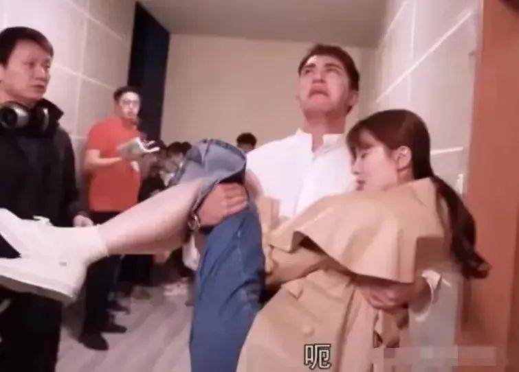 迪丽热巴的公主抱，杨颖的大力气，打脸了娱乐圈多少“体虚”男星休闲区蓝鸢梦想 - Www.slyday.coM