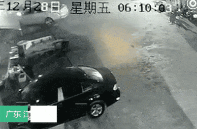 蹲马桶点烟，突然就炸了！休闲区蓝鸢梦想 - Www.slyday.coM