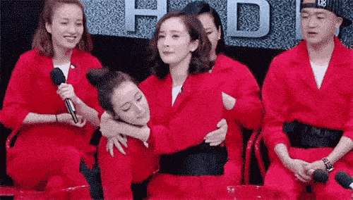 迪丽热巴的公主抱，杨颖的大力气，打脸了娱乐圈多少“体虚”男星休闲区蓝鸢梦想 - Www.slyday.coM