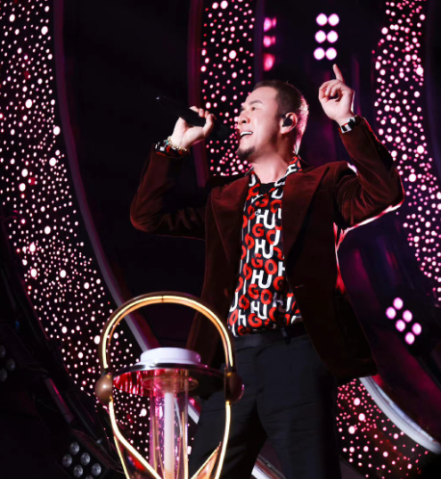 《我们的歌》：周传雄嗓音代入感强，马嘉祺的表现让人惊喜！休闲区蓝鸢梦想 - Www.slyday.coM