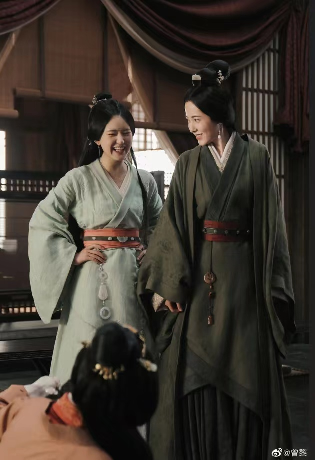 赵露思新戏《偷偷藏不住》穿校服演13岁少女,与曾黎再续母女情!休闲区蓝鸢梦想 - Www.slyday.coM 赵露思新戏《偷偷藏不住》穿校服演13岁少女,与曾黎再续母女情!休闲区蓝鸢梦想 - Www.slyday.coM