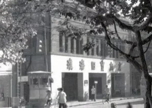 再过3天，68岁“淮国旧”重回淮海路！主打二手奢侈品休闲区蓝鸢梦想 - Www.slyday.coM