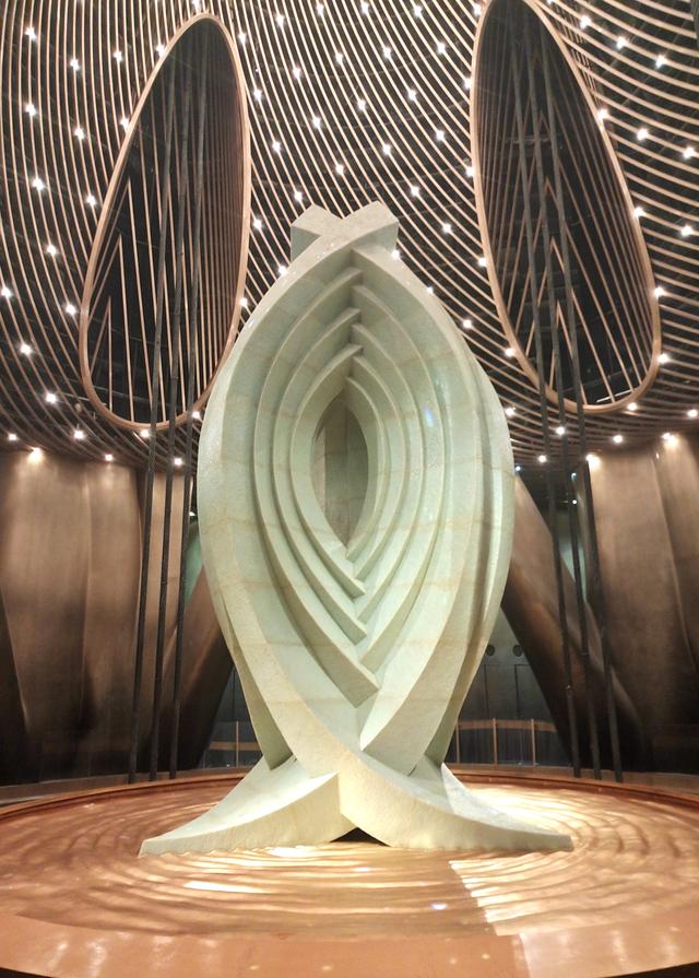 上海中心大厦阻尼器"上海慧眼"吸引游客观赏_新浪财经_新浪网