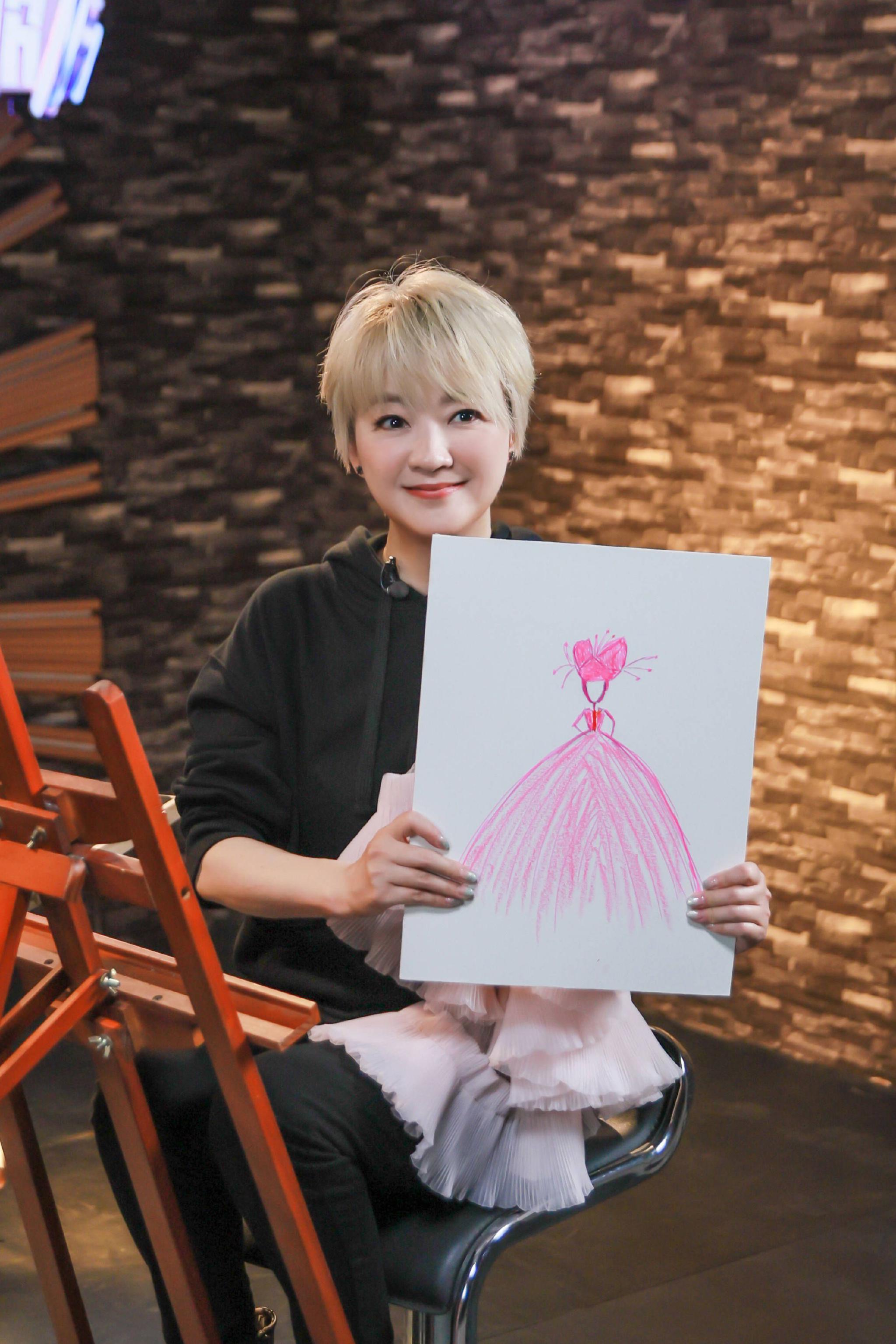 陈慧娴说《我们的歌》4像军训 合唱《飞花》再现经典休闲区蓝鸢梦想 - Www.slyday.coM 陈慧娴说《我们的歌》4像军训 合唱《飞花》再现经典休闲区蓝鸢梦想 - Www.slyday.coM