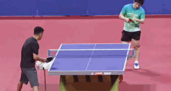 汗流浃背!樊振东多球训练眼花缭乱,擦汗喘气,剑指世乒赛十连冠休闲区蓝鸢梦想 - Www.slyday.coM 汗流浃背!樊振东多球训练眼花缭乱,擦汗喘气,剑指世乒赛十连冠休闲区蓝鸢梦想 - Www.slyday.coM