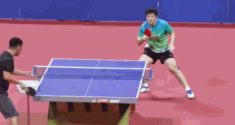 汗流浃背!樊振东多球训练眼花缭乱,擦汗喘气,剑指世乒赛十连冠休闲区蓝鸢梦想 - Www.slyday.coM 汗流浃背!樊振东多球训练眼花缭乱,擦汗喘气,剑指世乒赛十连冠休闲区蓝鸢梦想 - Www.slyday.coM