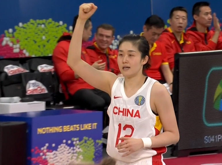 霸气!中国女篮5打8照赢不误,小组第二出线,裁判发力被球迷刷屏|王思雨|中国女篮|韩旭_新浪新闻