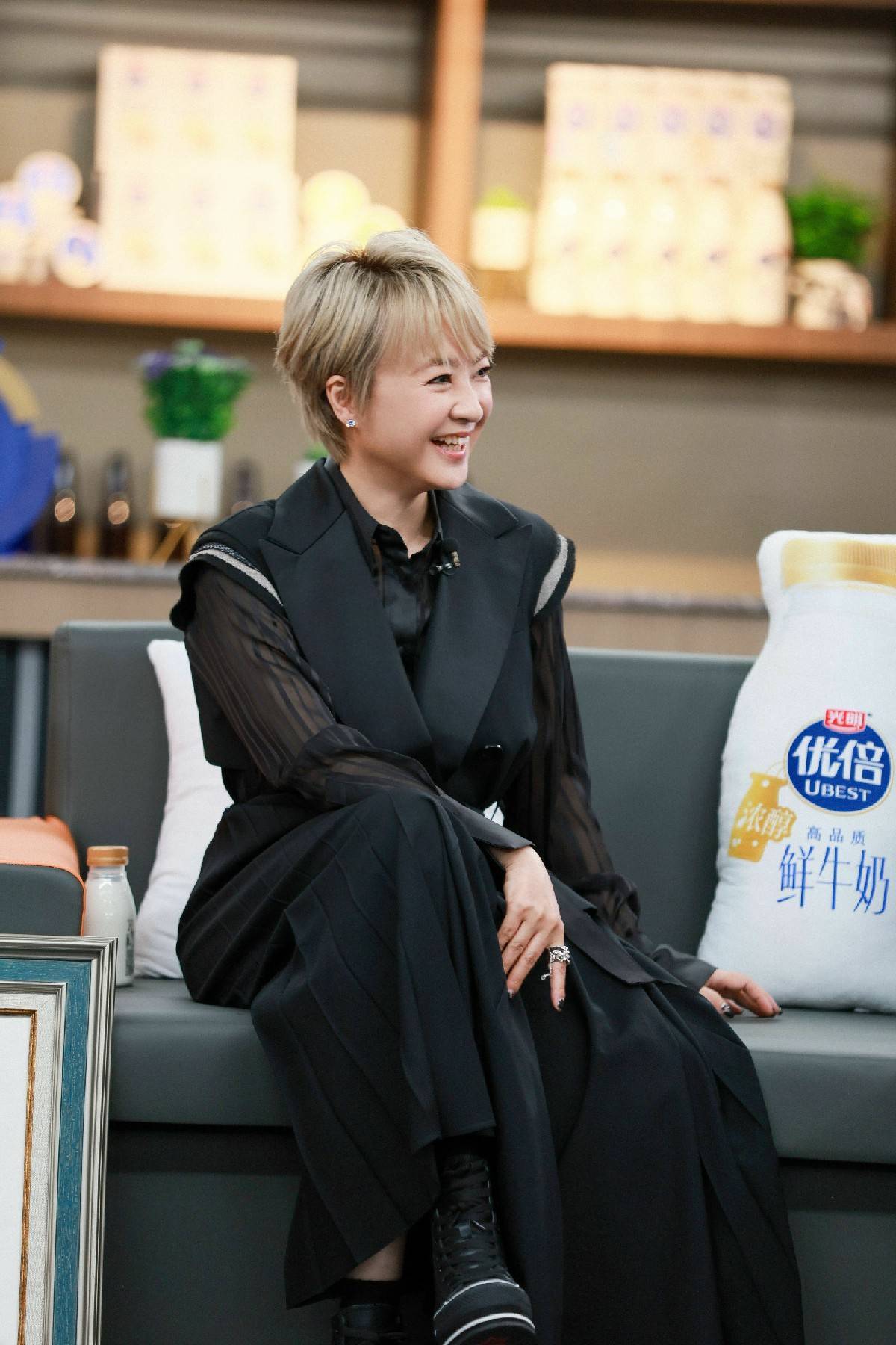 陈慧娴说《我们的歌》4像军训 合唱《飞花》再现经典休闲区蓝鸢梦想 - Www.slyday.coM 陈慧娴说《我们的歌》4像军训 合唱《飞花》再现经典休闲区蓝鸢梦想 - Www.slyday.coM