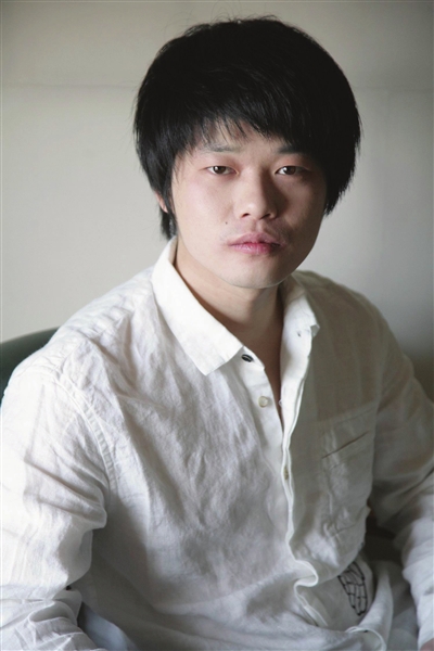 郑在欢  写作是一件随心而动的事（图）休闲区蓝鸢梦想 - Www.slyday.coM